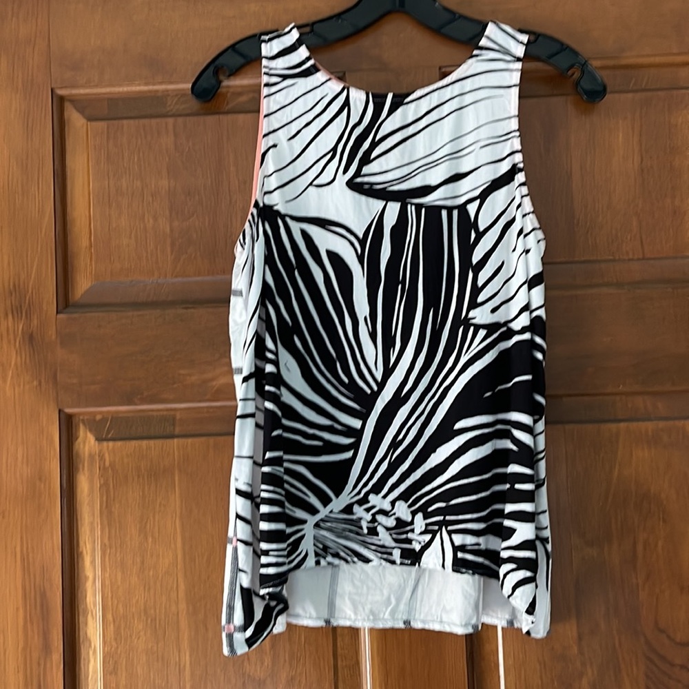 Ella Moss Sweet Top looks cute with white or black denim - Picture 2 of 9
